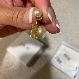 PRICE DROP 🎊Dior R tribale single earring